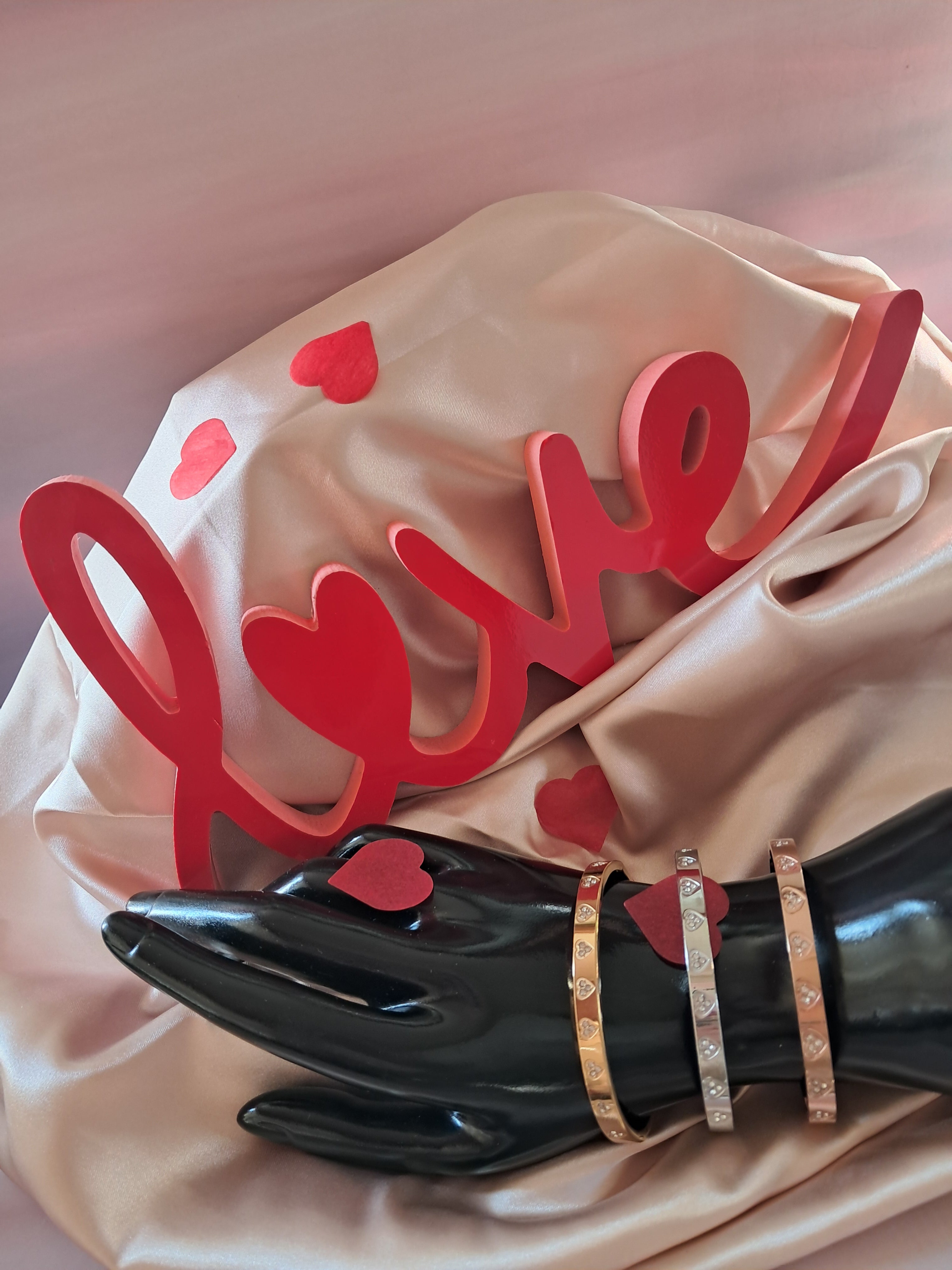 Bracelet en acier titane avec incrustation de zircon